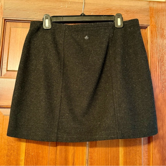 PRANA Mini-Skirt Black Wool Blend Size 8 Excellent Pre-Owned Condition - Picture 7 of 9